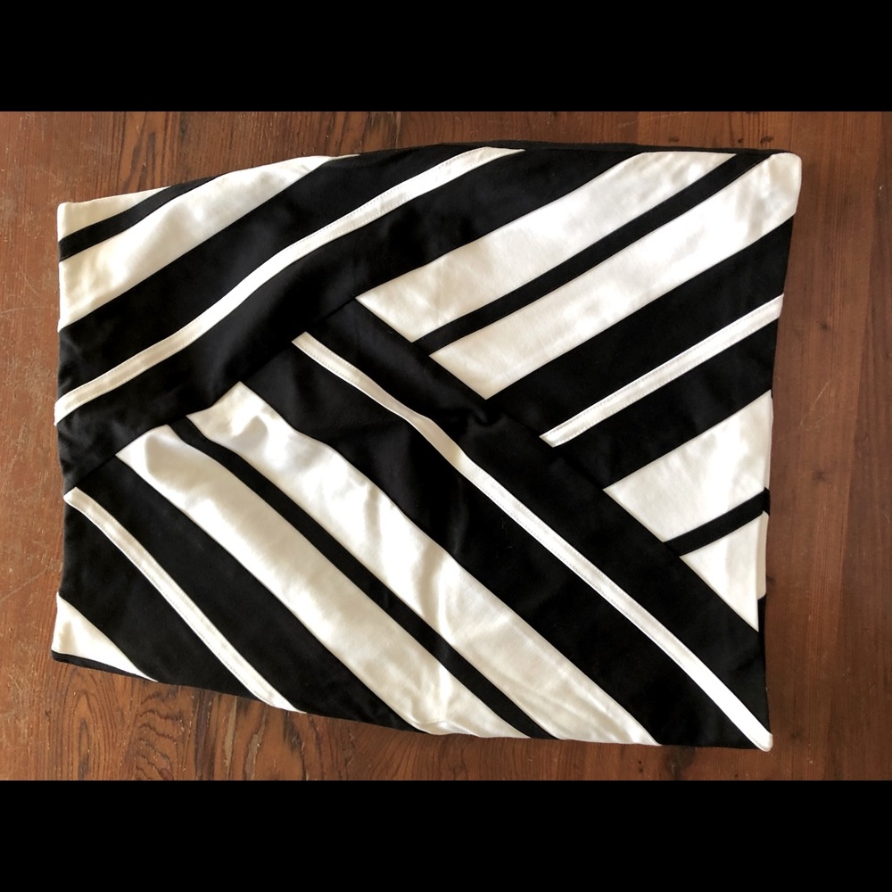 White House / Black Market high waisted skirt